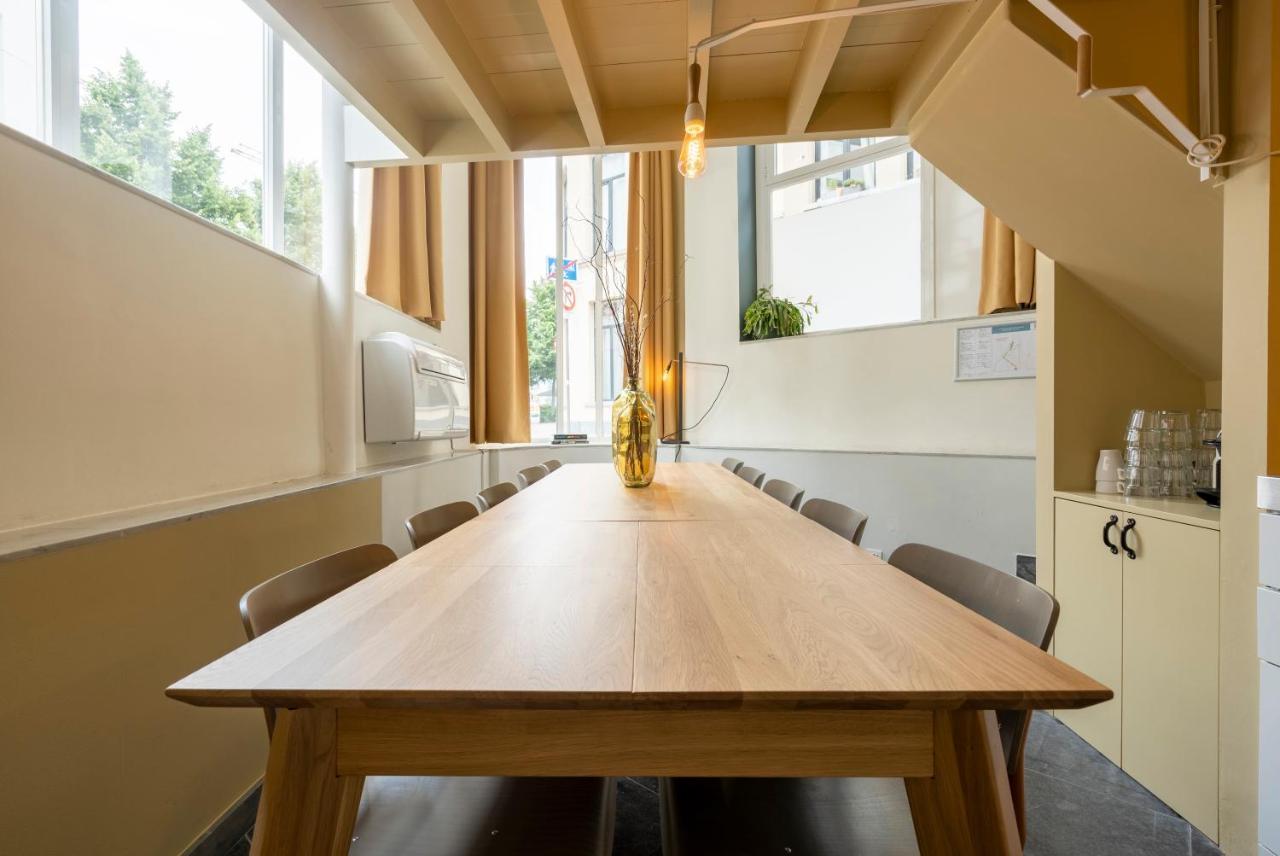 Shway - The Red With Pearls Apartment Antwerpen Bagian luar foto