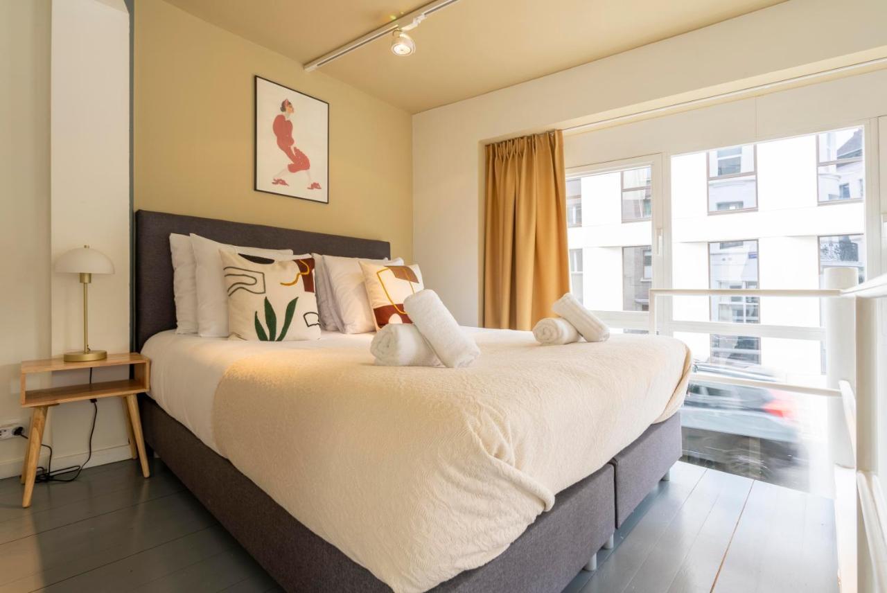 Shway - The Red With Pearls Apartment Antwerpen Bagian luar foto