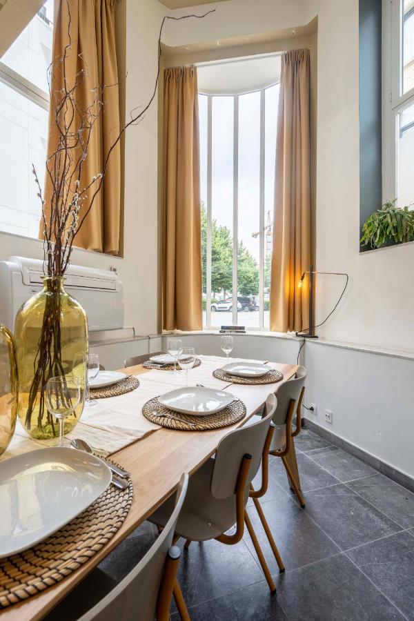 Shway - The Red With Pearls Apartment Antwerpen Bagian luar foto