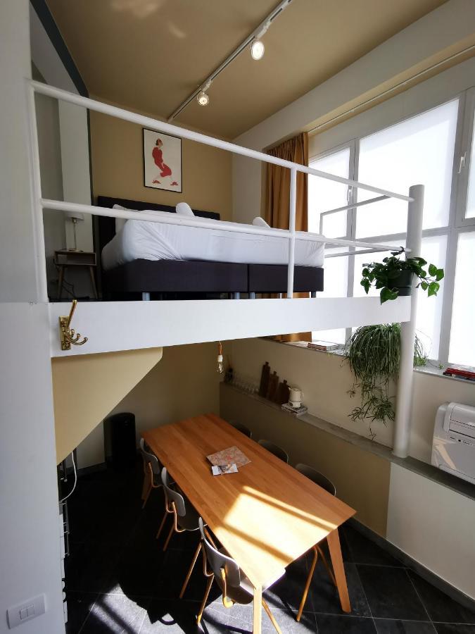 Shway - The Red With Pearls Apartment Antwerpen Bagian luar foto