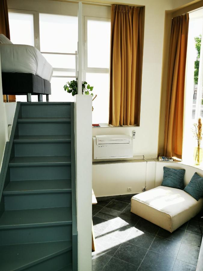 Shway - The Red With Pearls Apartment Antwerpen Bagian luar foto