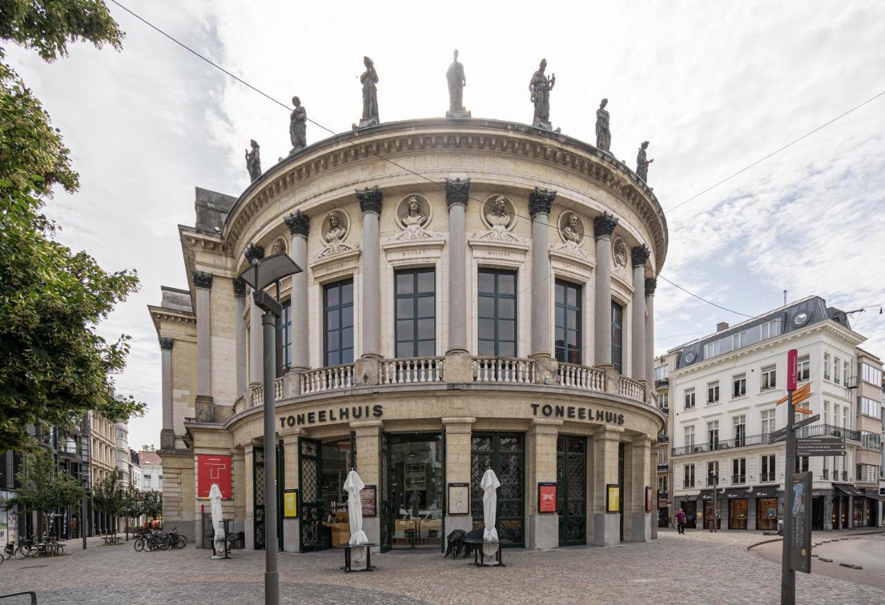 Shway - The Red With Pearls Apartment Antwerpen Bagian luar foto