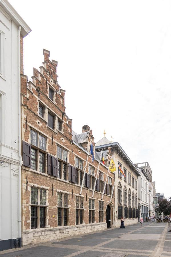 Shway - The Red With Pearls Apartment Antwerpen Bagian luar foto